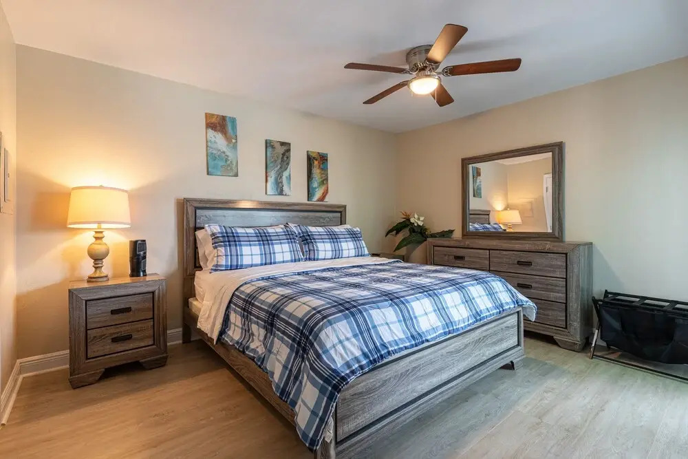 Gulf Access #E 2-bedroom w/ Heated Pool