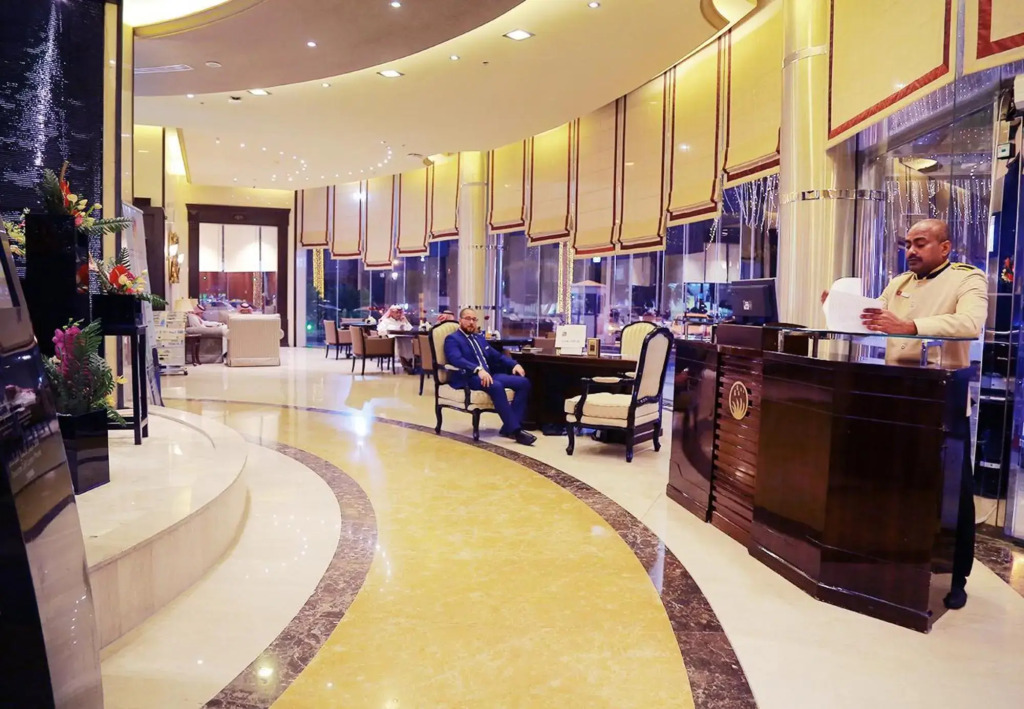 Awaliv Hotel