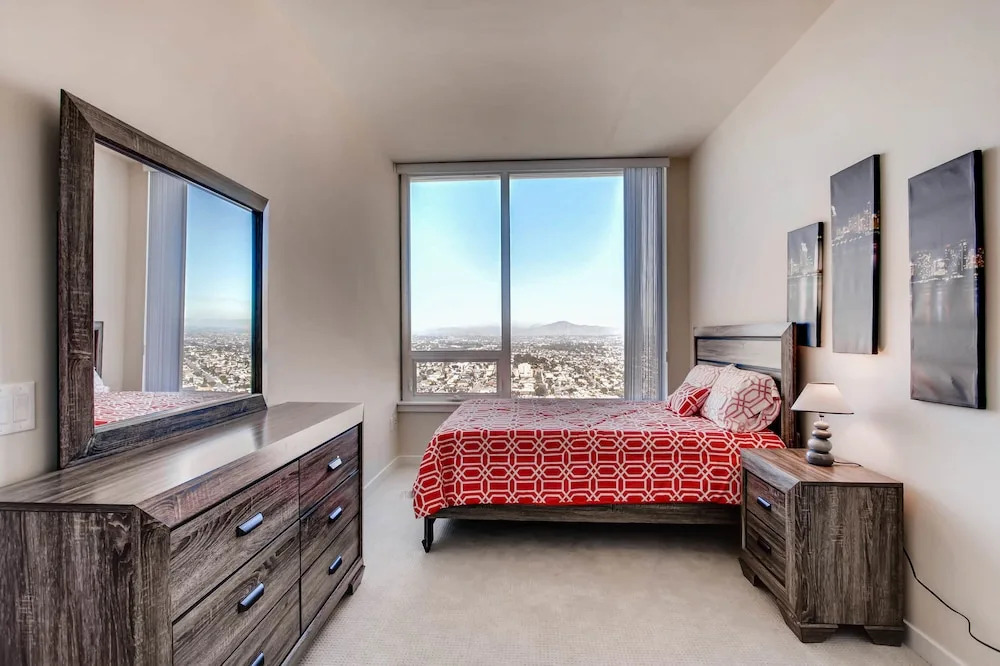 Gorgeous 2 BR  Downtown San Diego