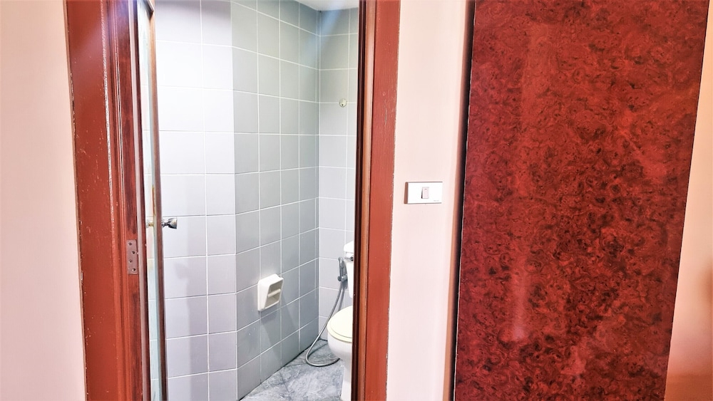 Spacious 2-bedroom Family Condo With Pool View 10th Floor, Angket Hip Residenc