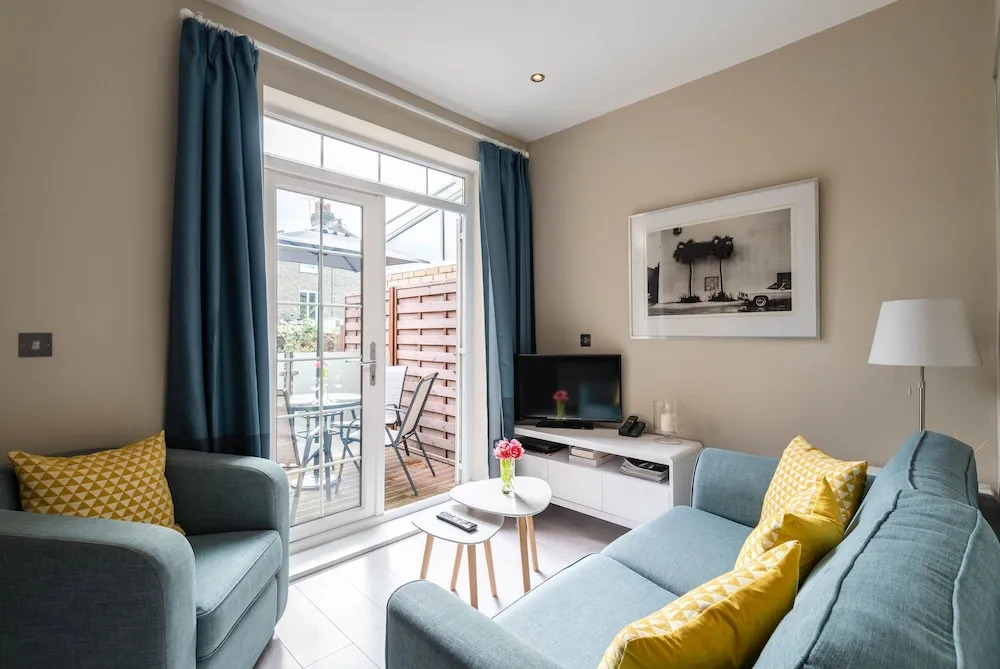 Stylish Fulham Home close to the River Thames