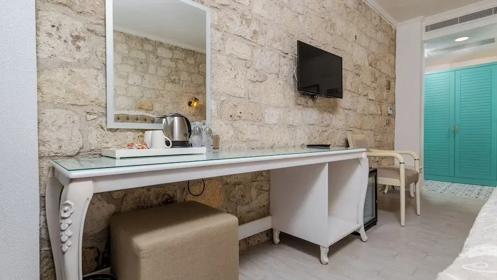 Avlu Alaçatı Boutique Hotel