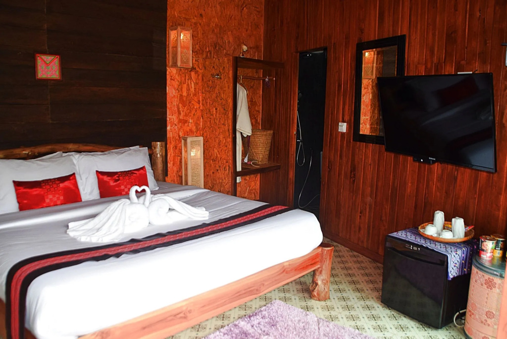 Sainamtok Resort