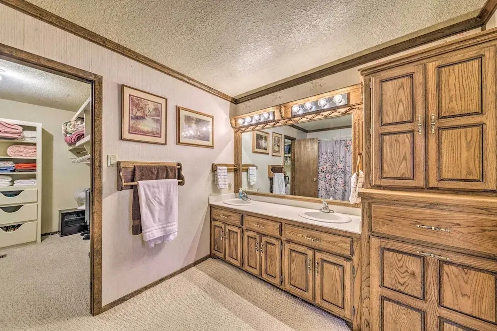 House of Angels Retreat w/ Deck Near Winter Park
