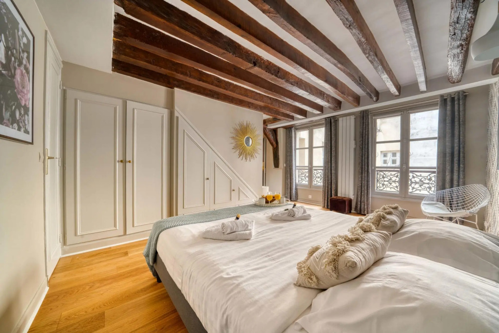 2066 - Saint Germain des Prés - Amazing Duplex