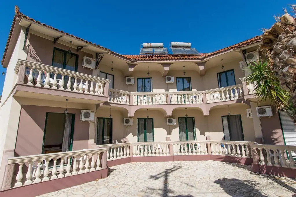 Tsolakis Studios & Apartments
