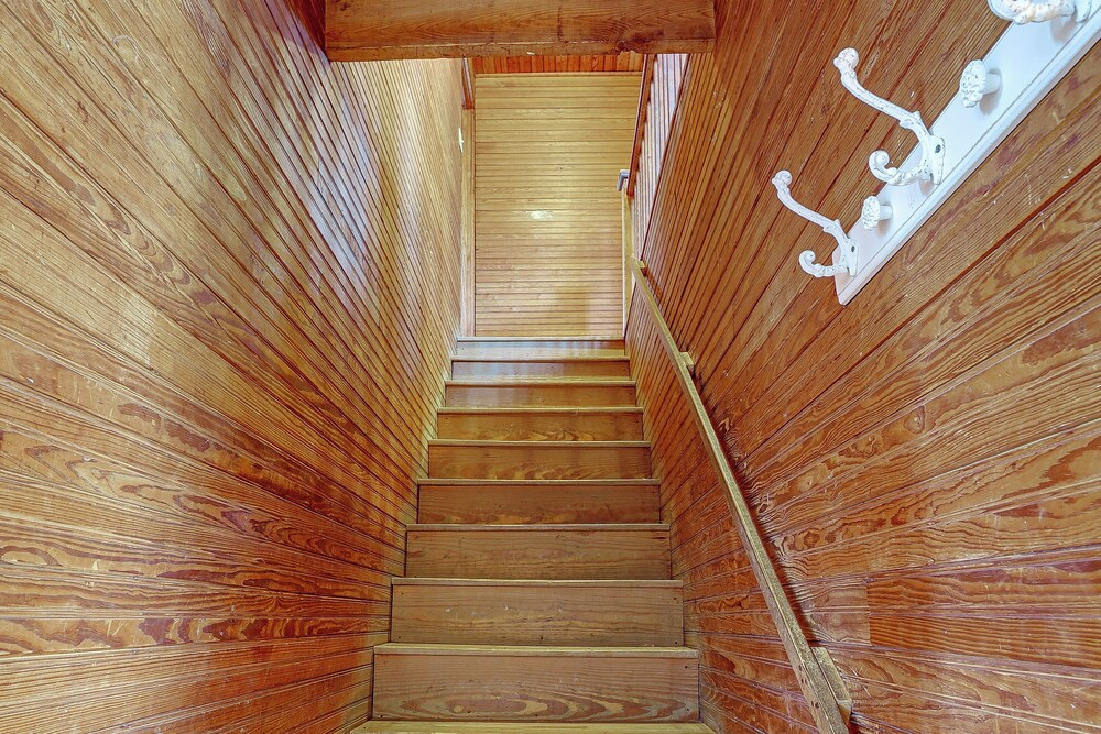 Walk to Beach! Serene Lake Michigan Home w/ Deck