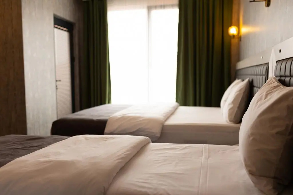 Otel 28