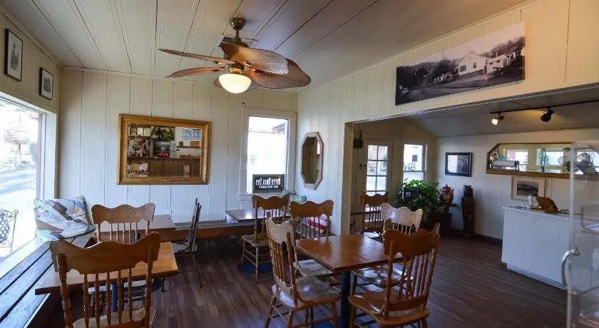 River Rock Inn
