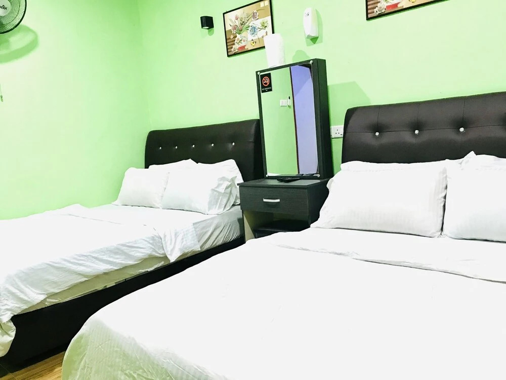 OYO Home 90330 Vvilla Motel