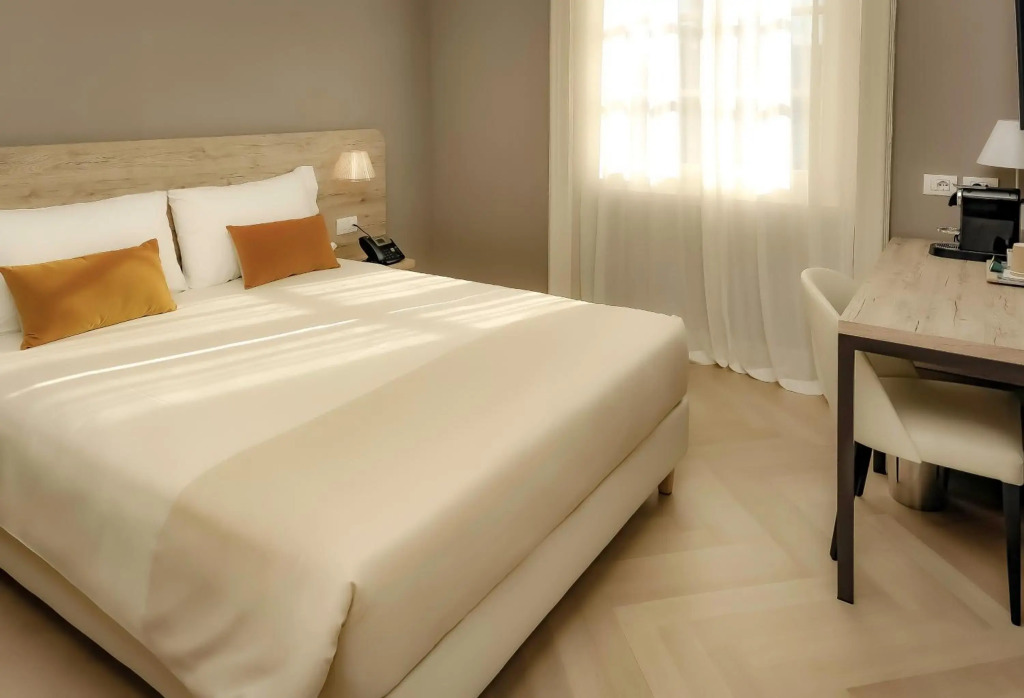 Bergamo Inn 43