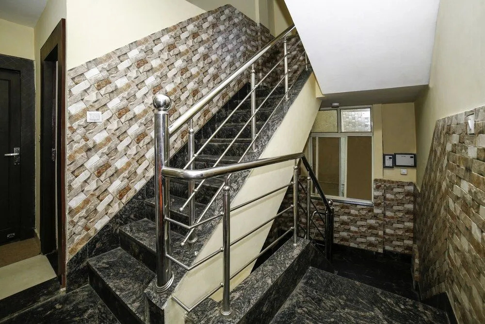 OYO 27825 Hotel Royal