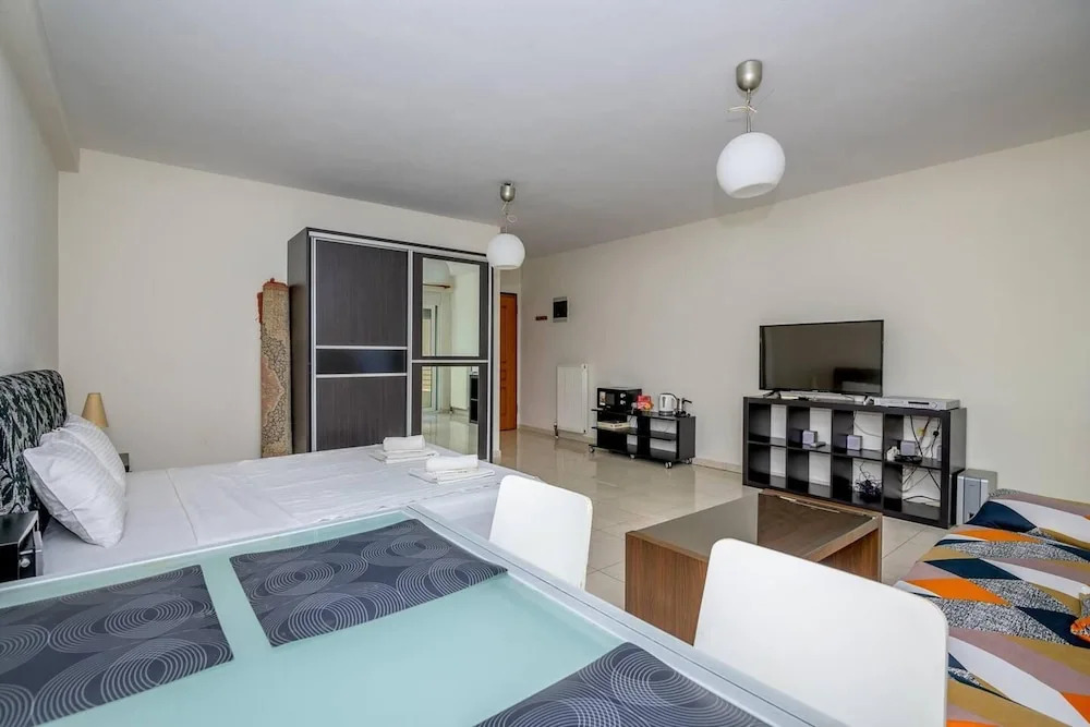 Cozy 'koukou' Discrete Apartment in Orestiada
