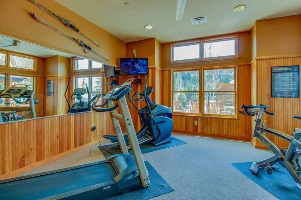 2 Bedroom Colorado Mountain Vacation Rental In River Run Village With Hot Tub Access And Walking Distance To Ski