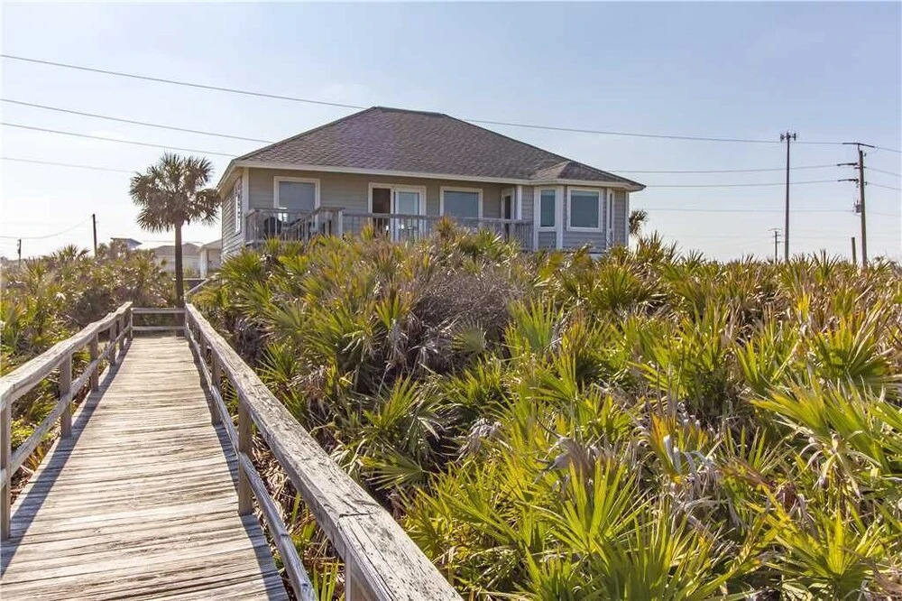 Harmony Beach House, Sleeps 11, 3 Bedrooms, Beach Front
