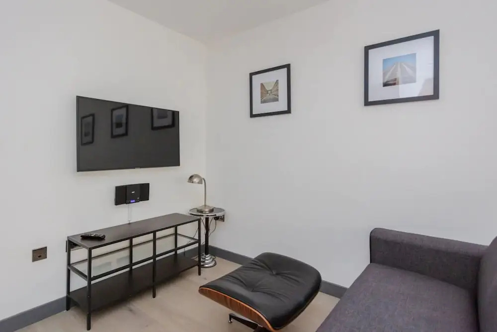 Stylish 1 Bedroom Apartment in Holborn in a Great Location