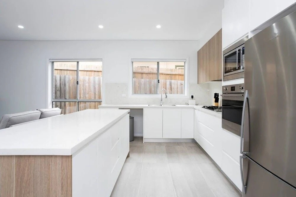 5 Bedroom Sydney Mansion with Parking