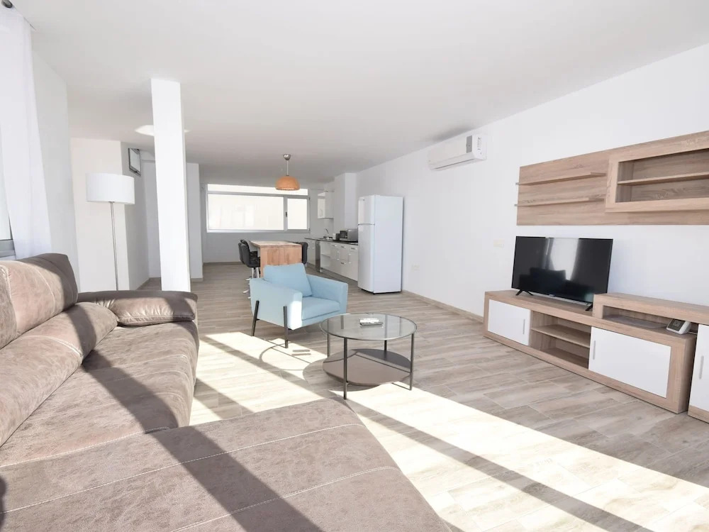 Spacious Apartment in Solana Matorral With Terrace