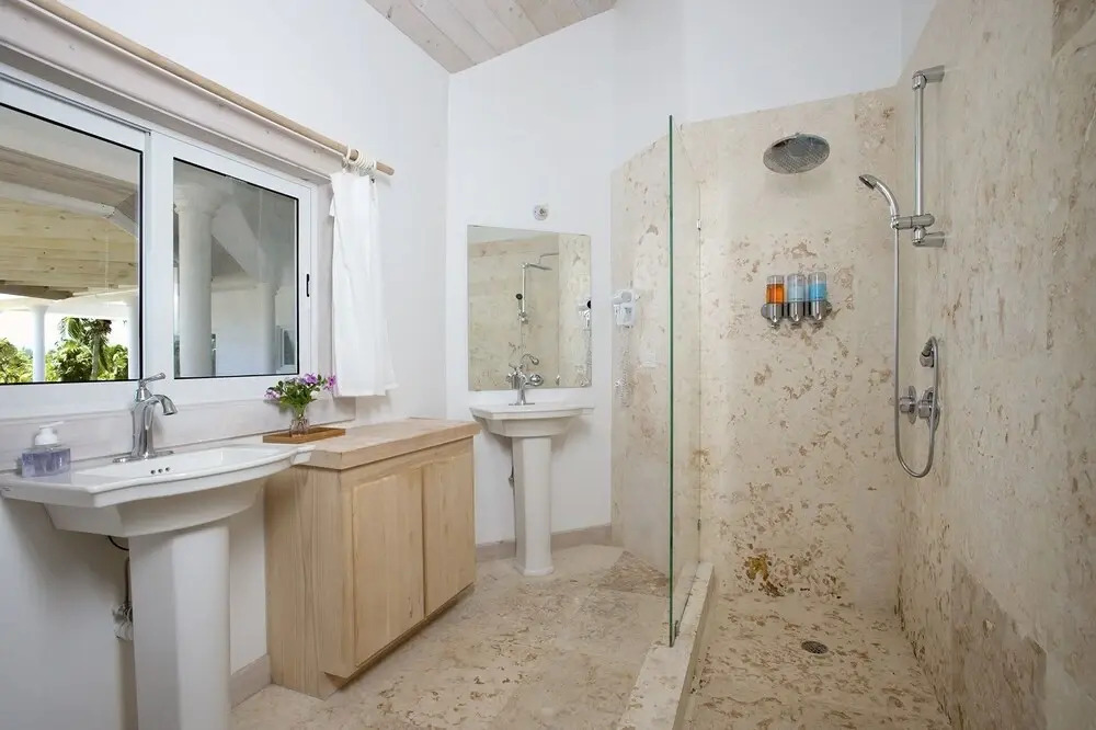 La Bougainvillea Estate 12 Bedroom Duplex