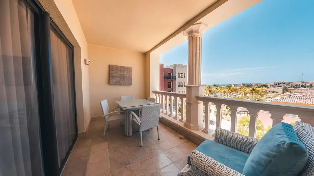 Spacious One-bedroom at Fishing Lodge w Balcony D59