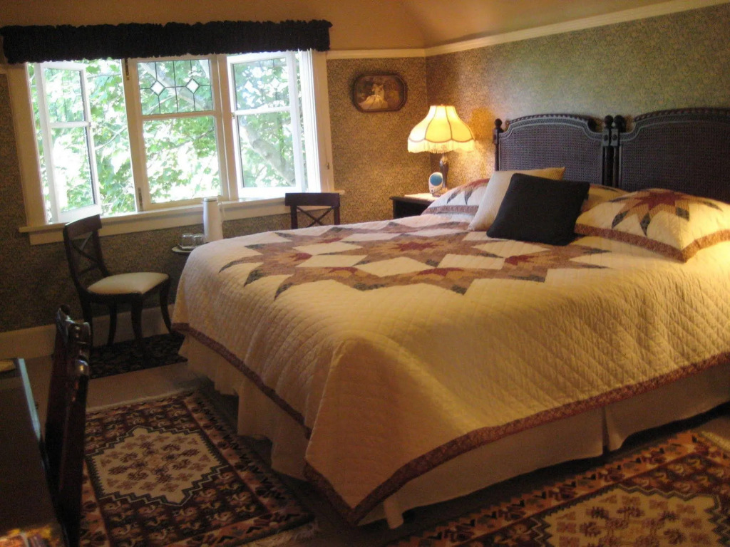 West Point Grey Guest House  UBC