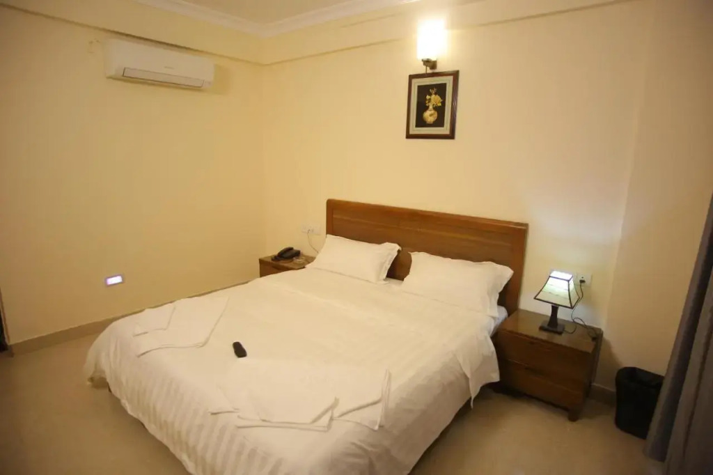 The Lounge Business Hotel