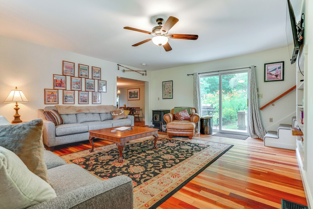 Londonderry Retreat ~ 3 Mi to Lowell Lake!