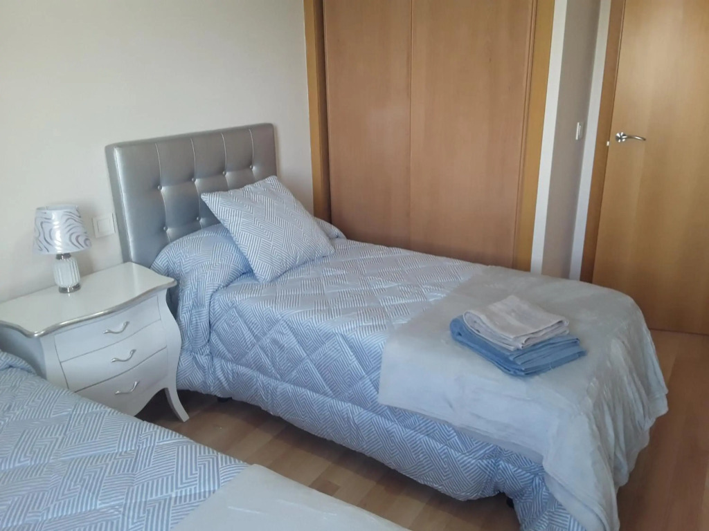 Apartamento de 6 personas con WIFI Y GARAJE INCLUIDO