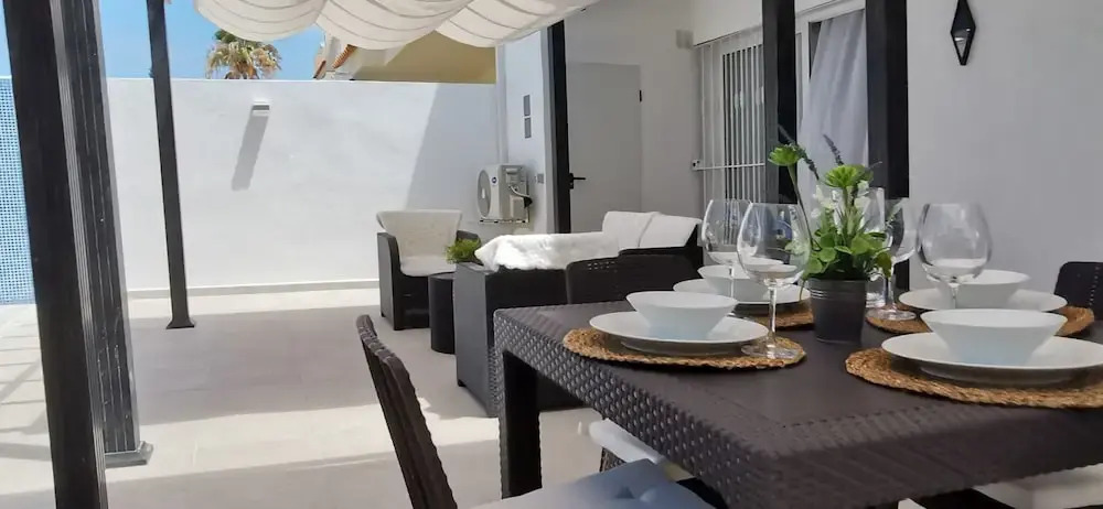 Villa Orqu dea in Callao Salvaje