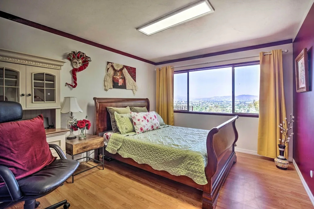 Colorful El Cajon Gem: Deck, Garden & Valley Views