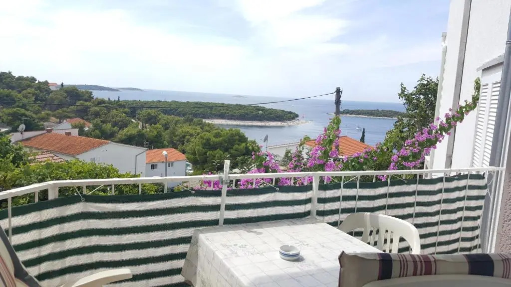 Apartment Bajuti