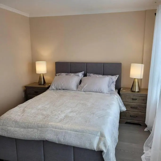 Brand New Luxury 1 bedroom Townhouse with full kitchen