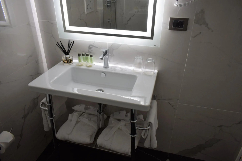 Raeli Hotel Archimede