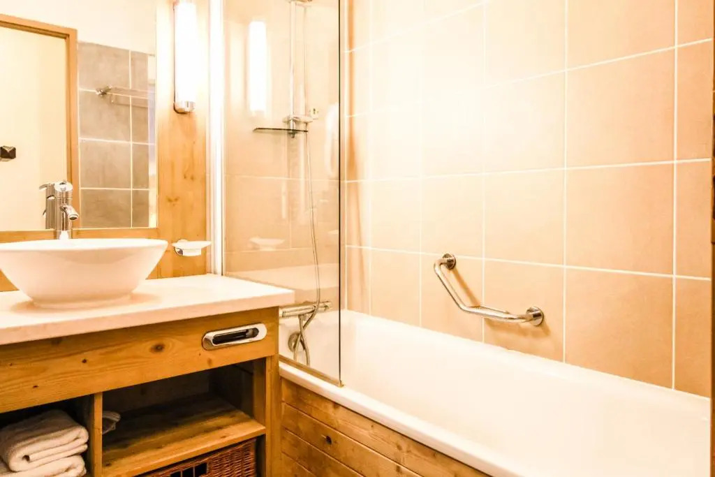 Les Terrasses d'Eos, 1-bed apartment with fireplace, Ski in, Ski out