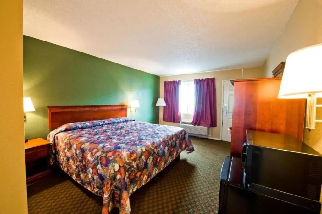 Motel 6 Millington TN