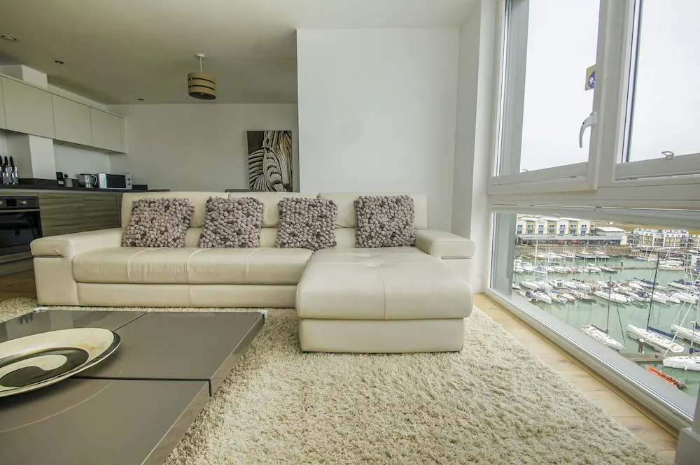 Orion Marina Sea View Parking by Brighton Holiday Lets