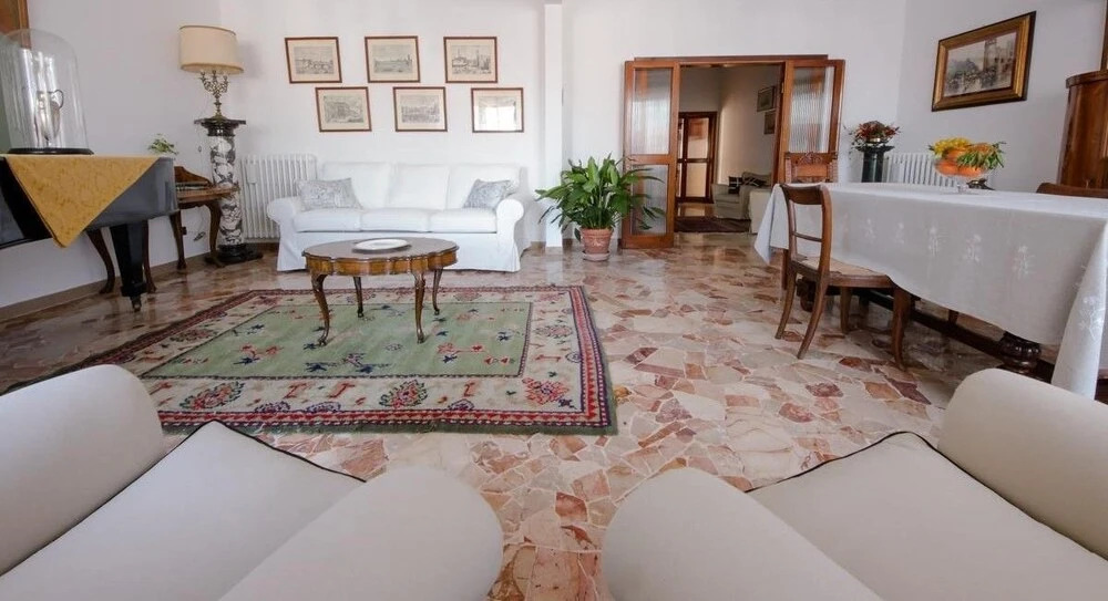 Via Modena Luxury apartment with Terrace