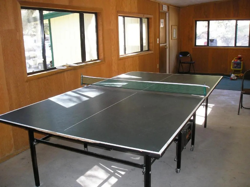 Ponderosa Camping Resort One-Bedroom Cabin 2