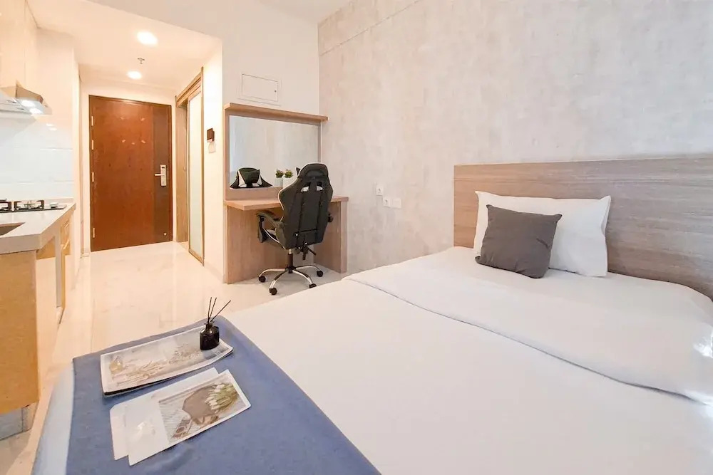 Modern Earth Tone Minimalist Studio At Sky House Bsd Apartment