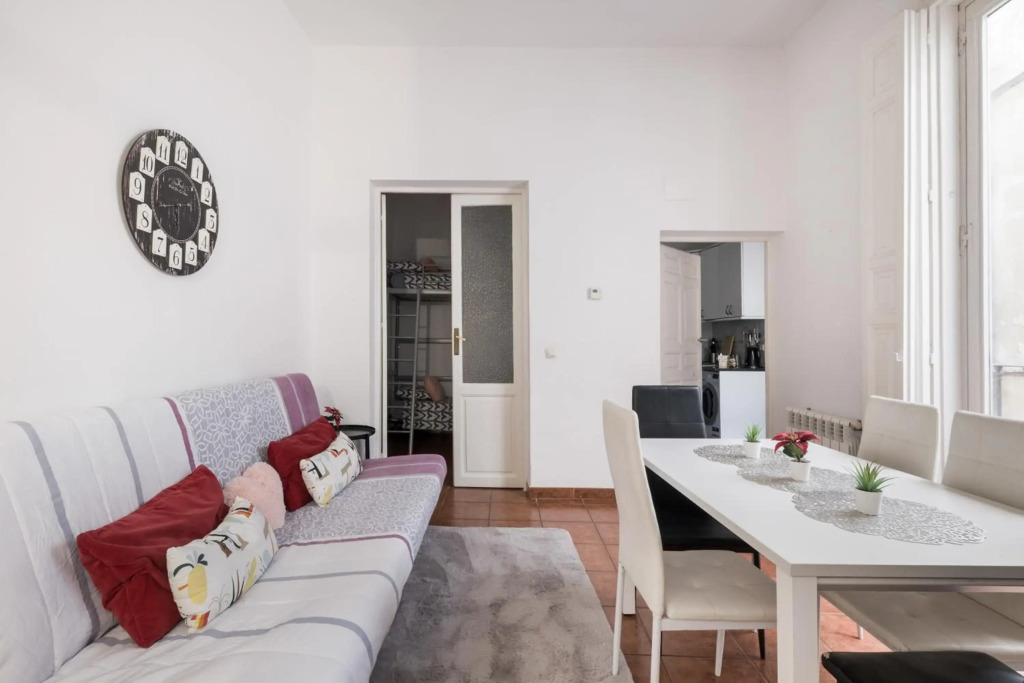 Comfy 4 rooms apt in the heart of Chueca (Madrid center)