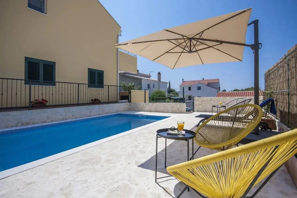One Bedroom Apartment With sea View