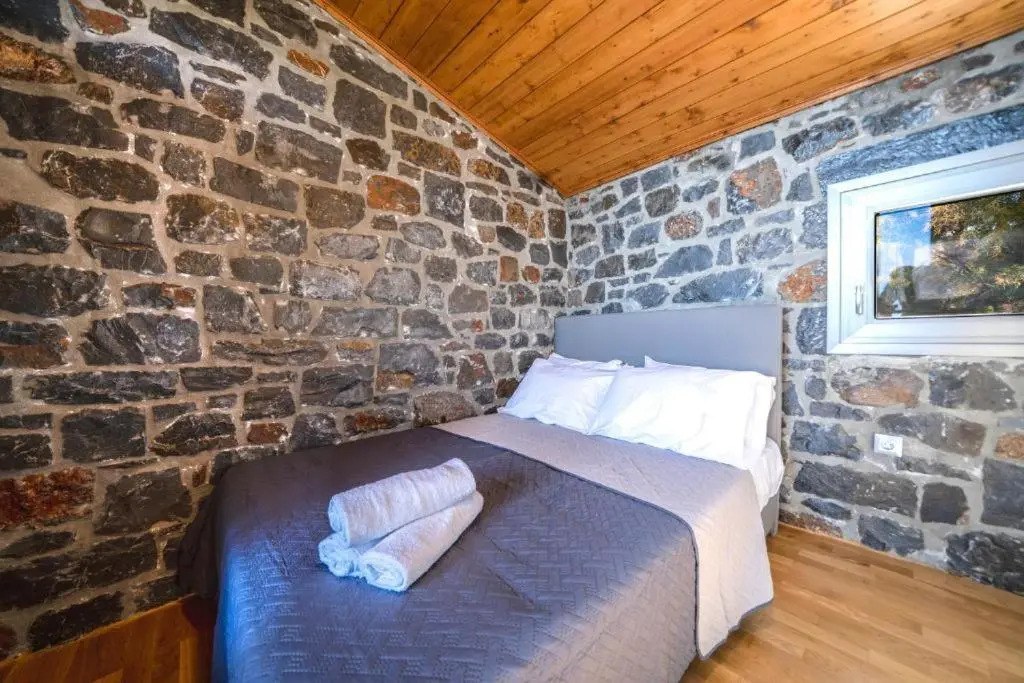 TerraZeus - Stone House Beachfront 1