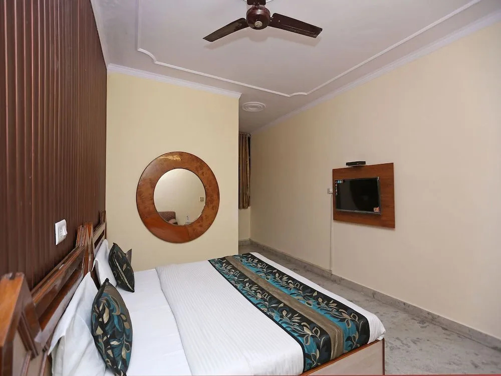 OYO Flagship 9554 Hotel Grand Plaza