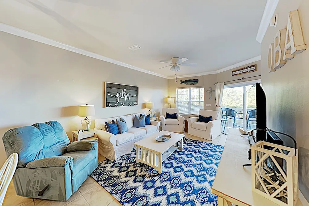 Walker Key Getaway W/ Pools, Marina & Boat Slip 3 Bedroom Condo