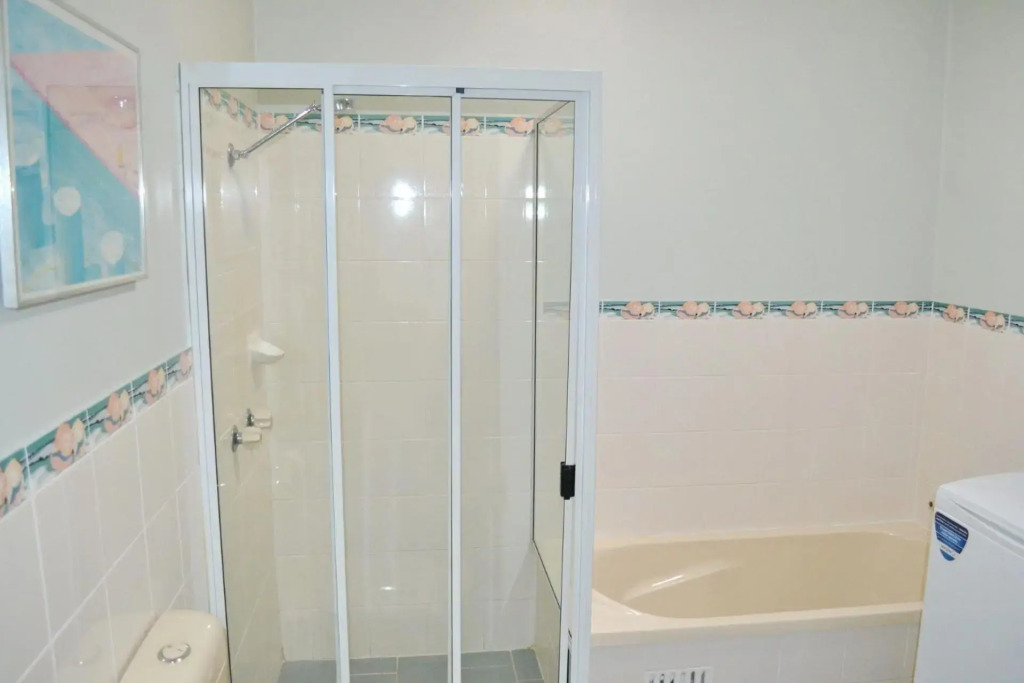 Paragon Apartment 6