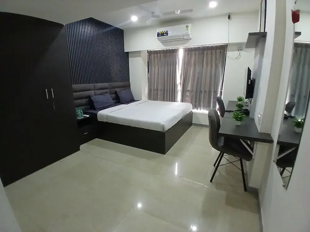 Housr Wakad Pune, Hinjawadi Road
