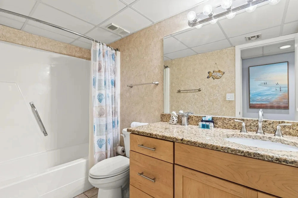 Lets Do Sunset: Gulf-front 3BR Condo, Sleeps 8