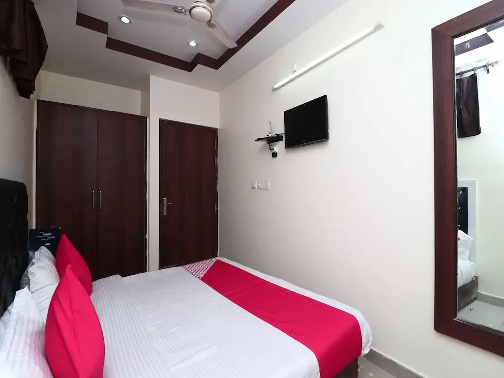 OYO 15794 Jatin Hotel