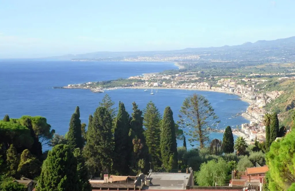 One bedroom appartement with balcony at Taormina 2 km away from the beach