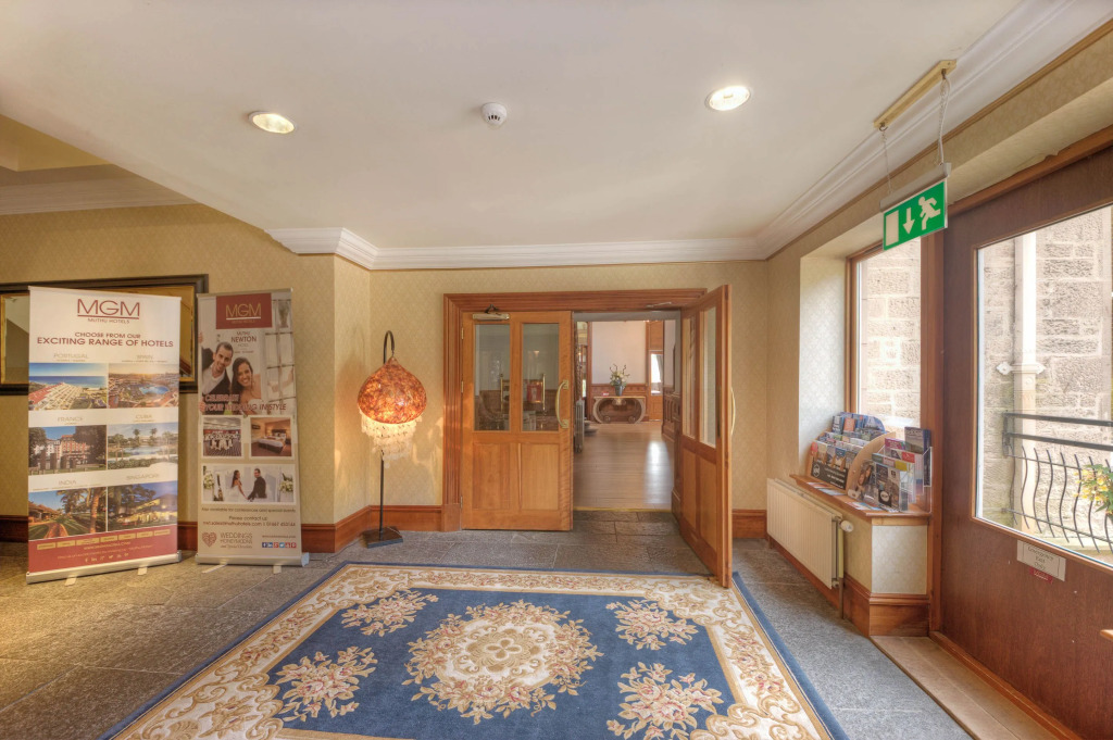 Muthu Newton Hotel
